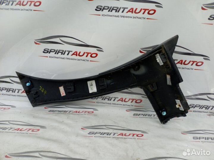 Молдинг на крыло передний левый Hyundai Staria