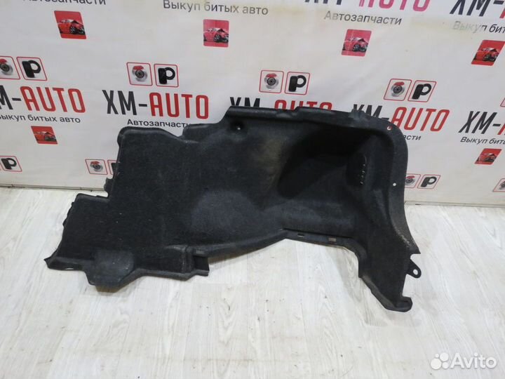 Обшивка багажника правая Toyota Corolla 150