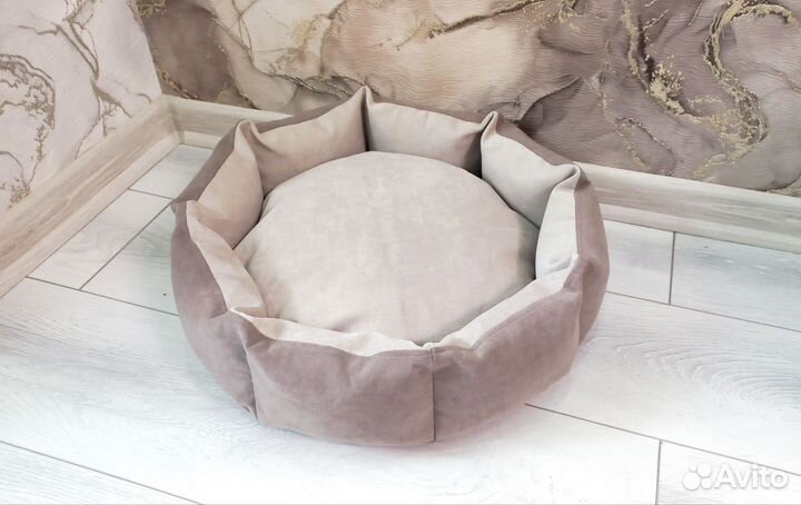 Лежанка для собак и кошек