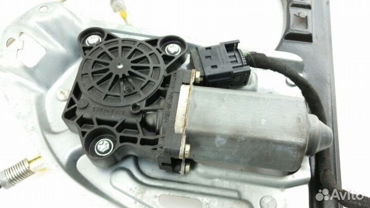 Стеклоподъемник передний левый Mercedes C-Class