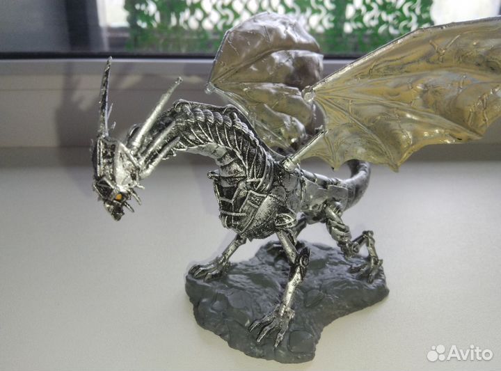 Миниатюра Техно дракон от Dungeons & Dragons