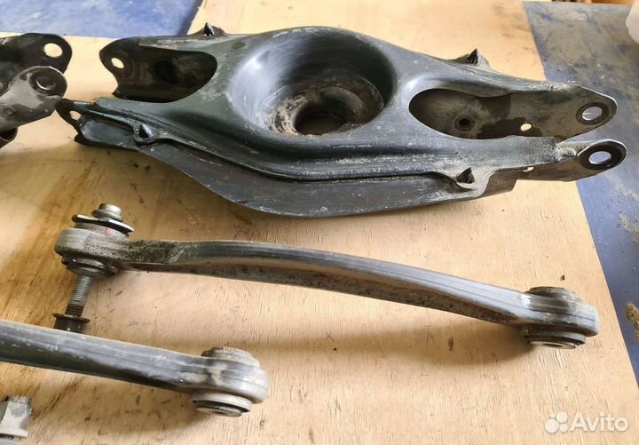 Задний рычаг Mercedes W212