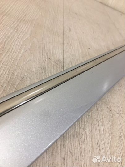 Молдинг двери передний правый Mercedes Benz C230