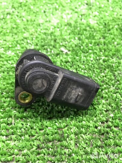 Датчик коленвала Audi A8 D3 BVJ 4.2 FSI 2007