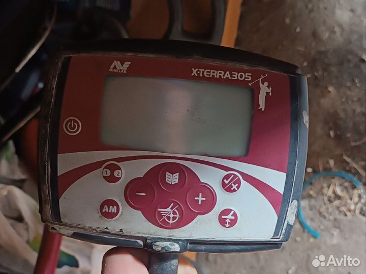 Металлоискатель Minelab X-Terra 305