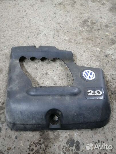 Декоративная крышка двигателя volkswagen 2.0