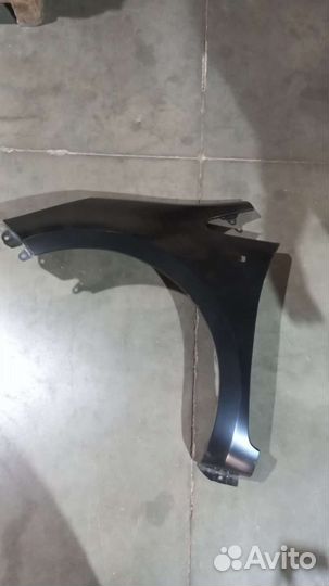 TYG Крыло переднее левое