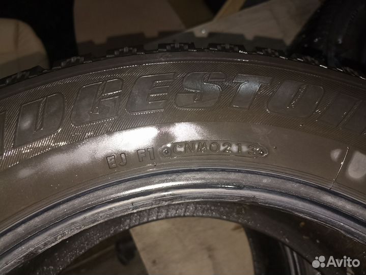 Bridgestone Ice Cruiser 7000 215/60 R16