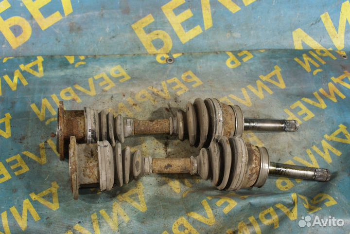 Передняя полуось Nissan Terrano 1