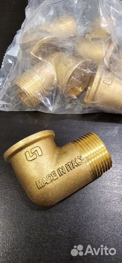 Угол латунный