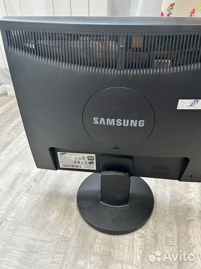 Монитор Samsung 19 дюймов 943N