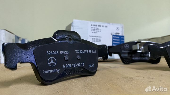 Тормозные колодки Mercedes A0084205320 Оригинал