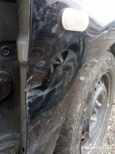 Крыло переднее правое Nissan Tiida C11