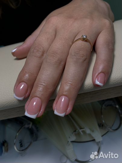 Маникюр и педикюр на Лермонтова 136/4