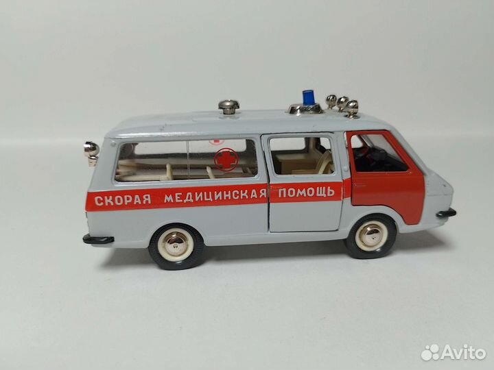 Раф 2203 скорая помощь СССР 1:43