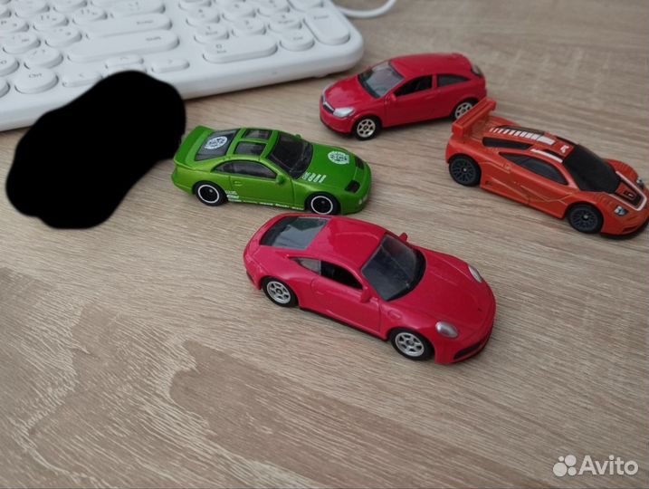 Модели автомобилей 1:64 (hot wheels, Welly)