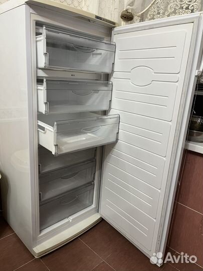 Морозильная камера Атлант 7184-090