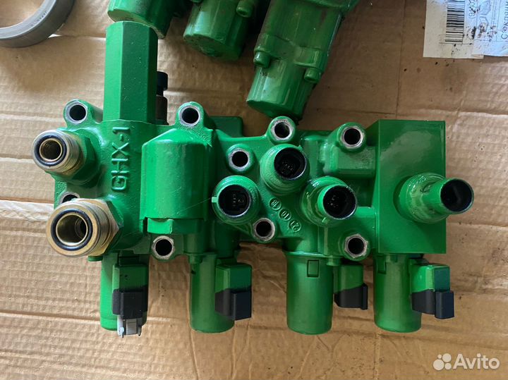 Джон Дир SU65683 коллектор 6135B John Deere