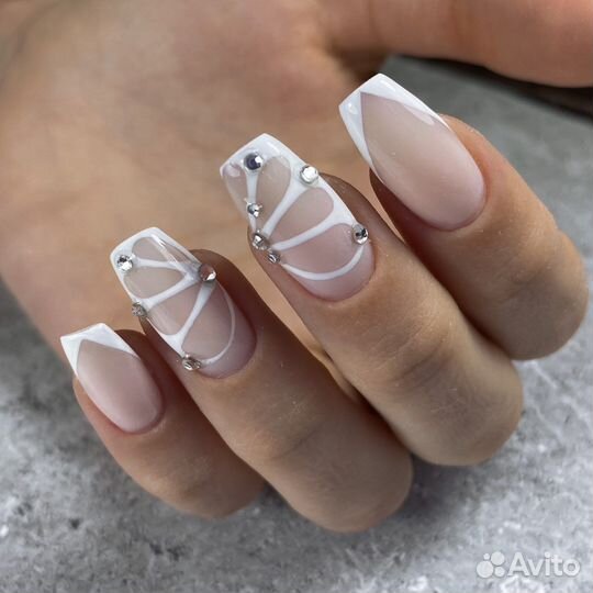 Маникюр с покрытием гель-лак
