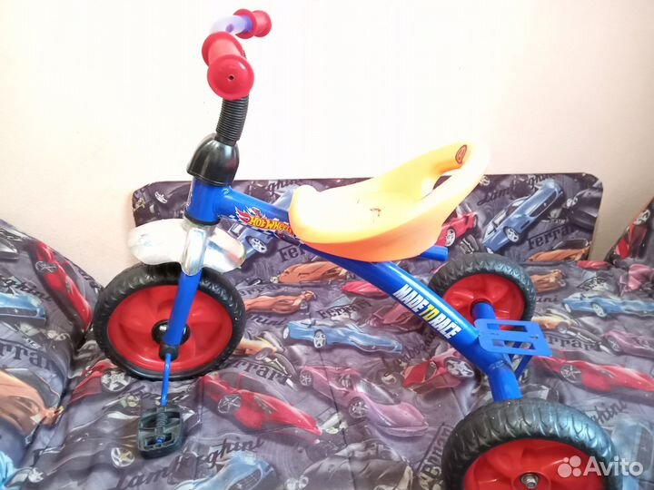 Трехколесный велосипед hot wheels