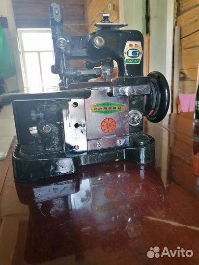 Швейная машина оверлок бу