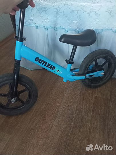 Продам беговел б/у