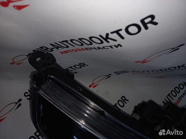 Фара правая на hyundai accent 2010