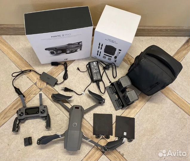Квадрокоптер DJI Mavic 2 Pro Combo