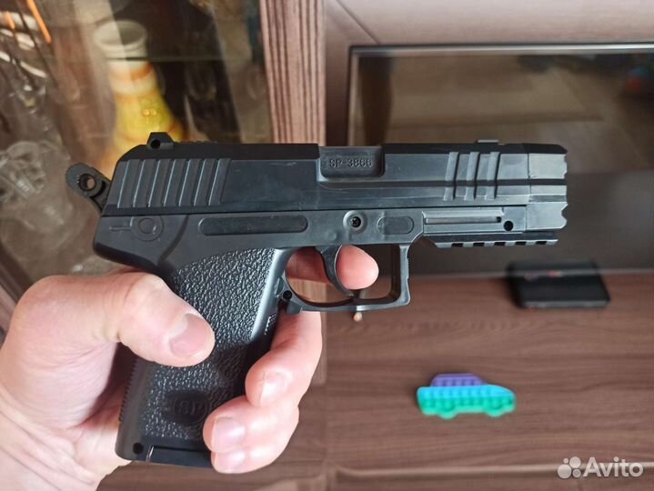 Детский пистолет на пульках