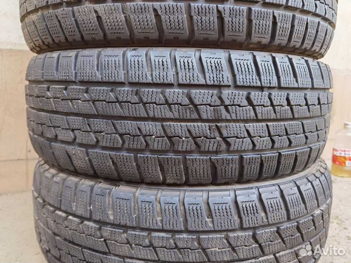 Goodyear UltraGrip Ice Navi Zea 205/65 R15 94Q