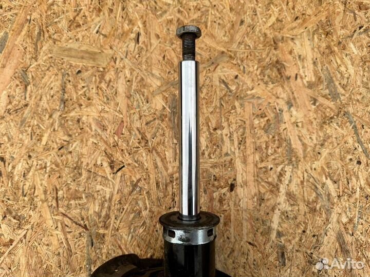 Амортизатор передний правый Opel Mokka 2013