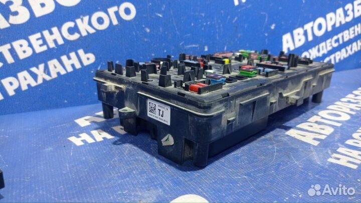 Блок предохранителей под капот Chevrolet Cruze