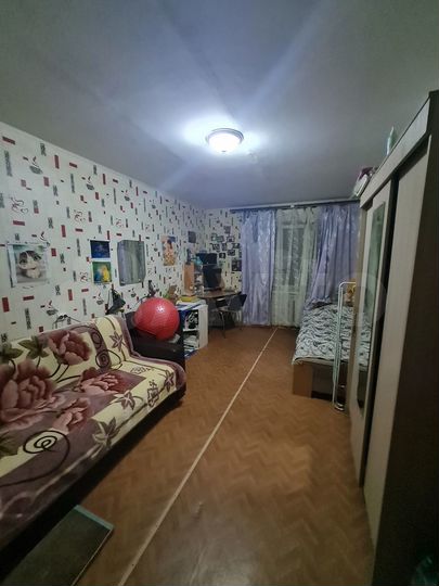 3-к. квартира, 80 м², 2/5 эт.