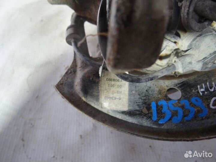 Кулак поворотный Nissan Sunny 15, перед лев