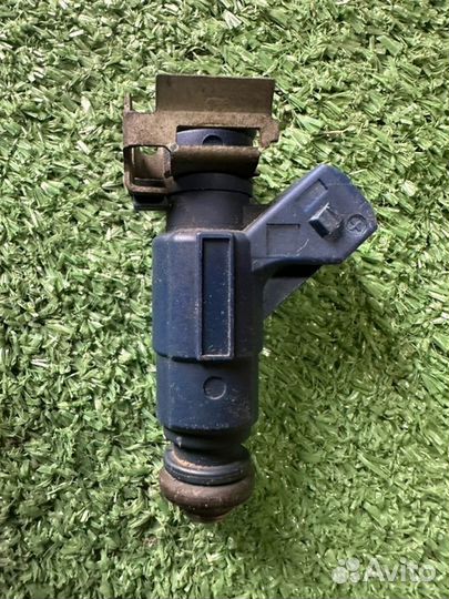 Форсунка топливная Citroen Xsara-Picasso 1.6 NFV