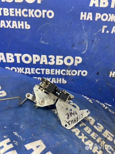 Передний правый замок двери. Scania P094Cb6X4Hz260