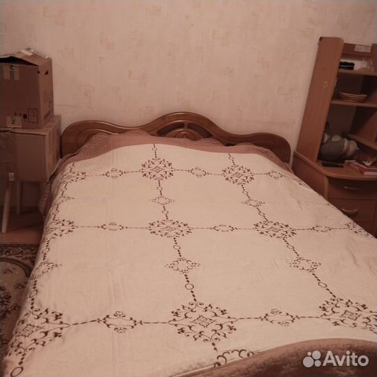 Продам кровать с матрасом