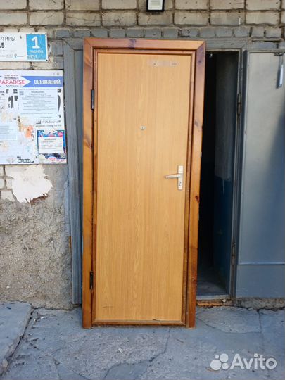Дверь входная металлическая