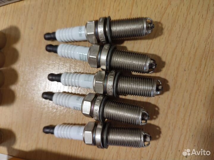 Свеча сажигания комплект Volvo V50 S40 C30 C70