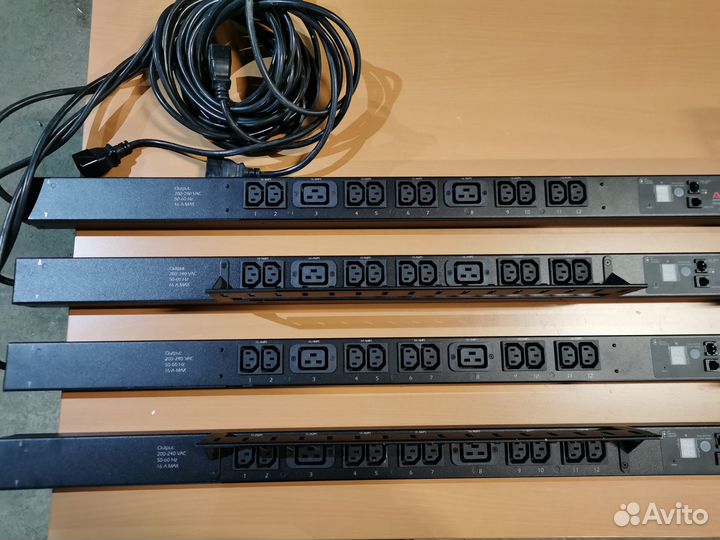Распределитель питания APC Rack AP7852