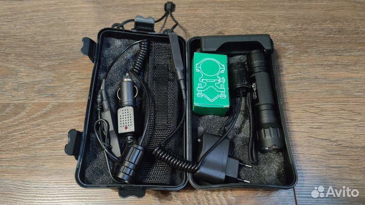 Фонарик тактический подствольный