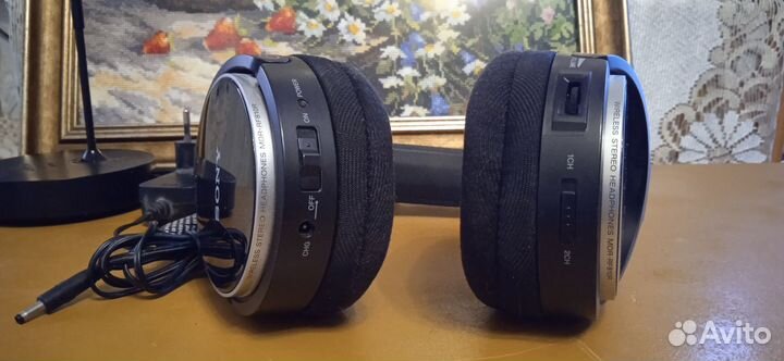 Беспроводные наушники Sony MDR-RF810R