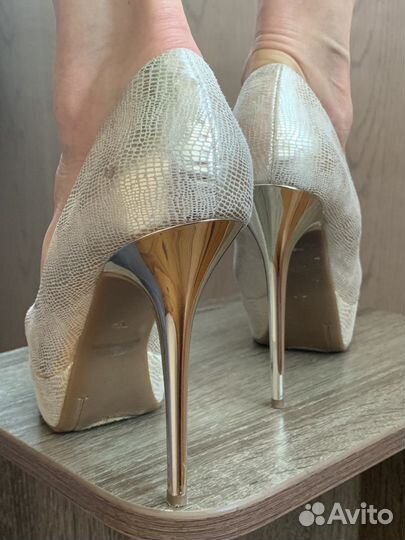 Туфли Guess