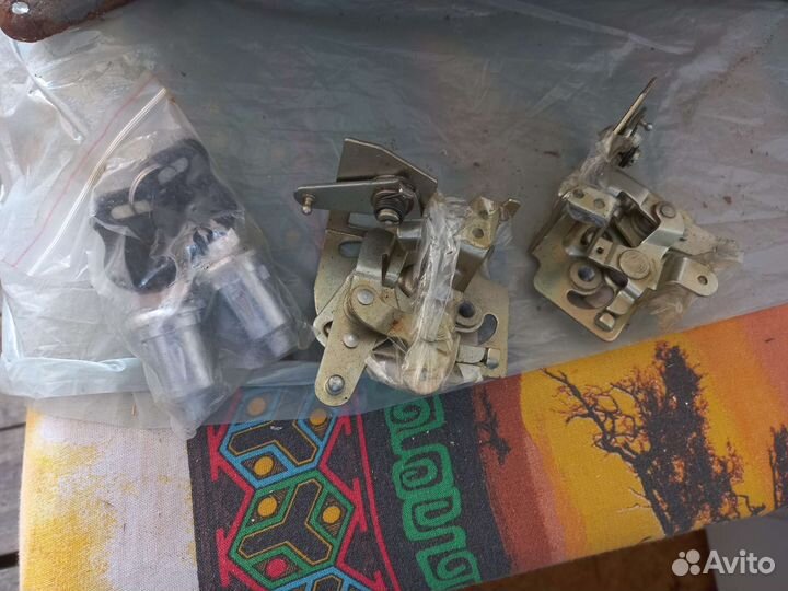 Механизм замка на газ