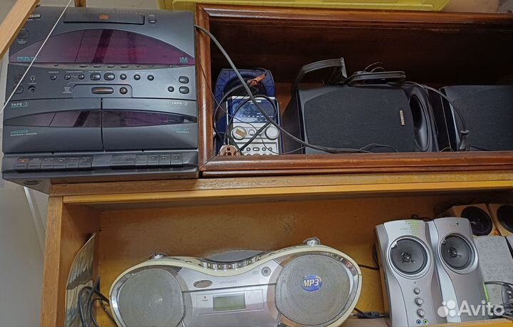 Магнитофон, радиоприемник, музыкальный центр