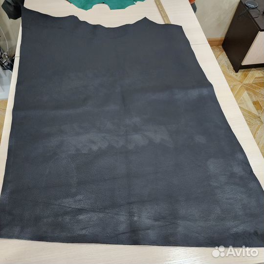 Полушкура черной кожи крс 1-1.2 мм, 63 кв.дм