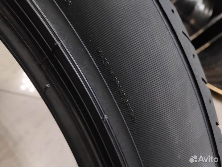 Pirelli P Zero 275/40 R22 108Y