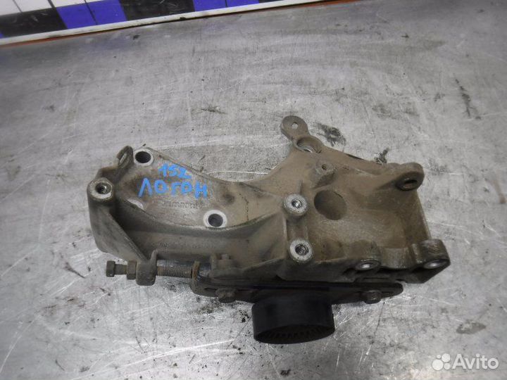 Кронштейн генератора Renault Logan K7M 2006