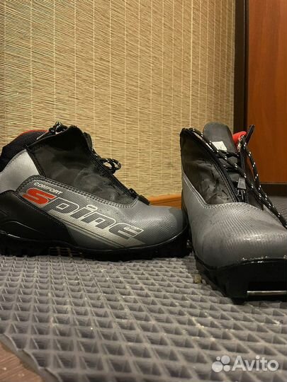 Лыжные ботинки