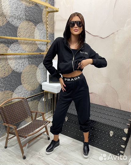 Костюм тройка Prada S. M. L